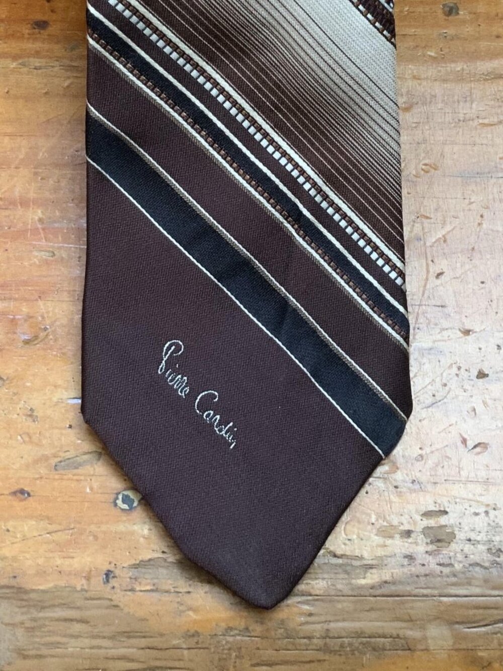 Vintage Pierre Cardin Tie. 55 Inches